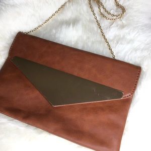 Cognac colored cross body bag 🐫